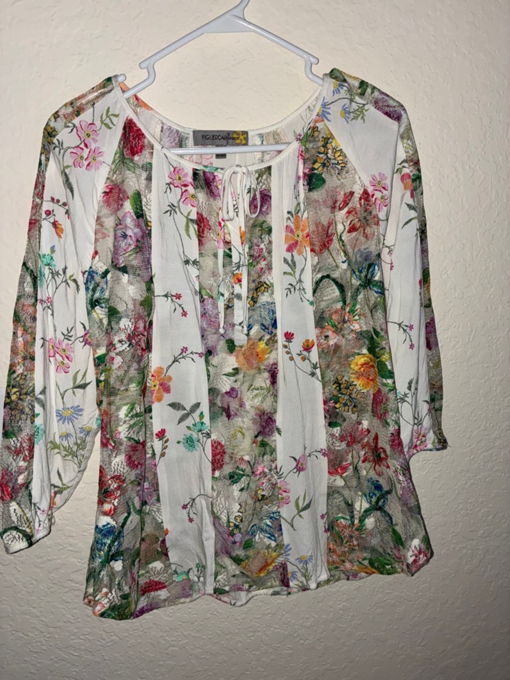 Figuerca & Flower Floral Split-Panel Peasant Blouse in White Multi